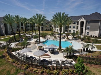 Pool Cabana & Outdoor Entertainment Bar at Falls at Eagle Creek, Texas